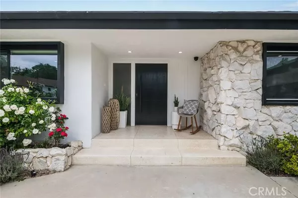 Woodland Hills (los Angeles), CA 91367,23949 Nomar Street