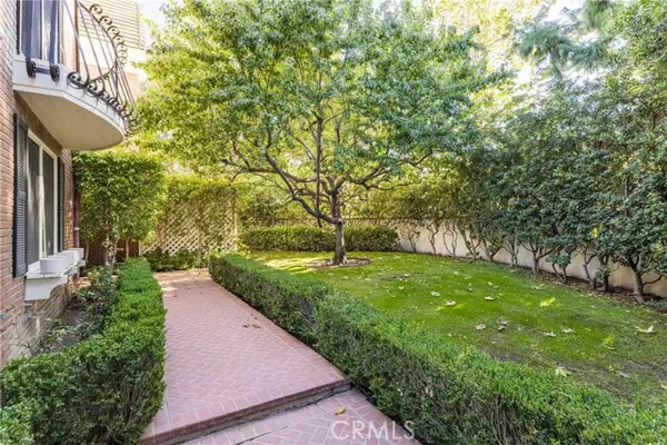 Los Angeles, CA 90049,12386 Ridge Circle