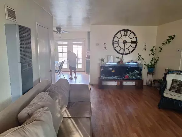 Lancaster, CA 93534,44140 Kingtree Avenue