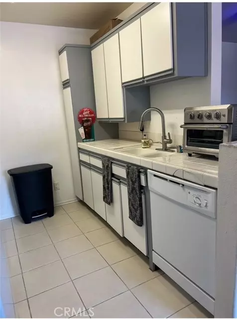 Van Nuys (los Angeles), CA 91406,15455 Sherman Way #11