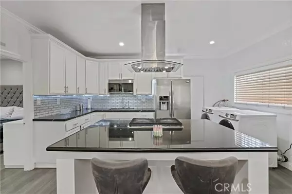 Los Angeles, CA 90037,1023 W 51st