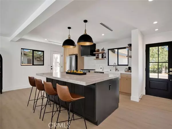 West Hills (los Angeles), CA 91307,6667 Royer Avenue