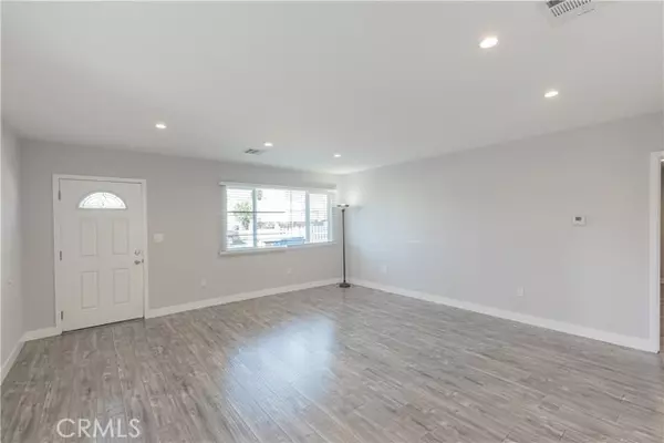 Van Nuys (los Angeles), CA 91405,6848 Willis Avenue