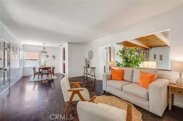 6901 Bertrand Ave Avenue, Reseda (los Angeles), CA 91335