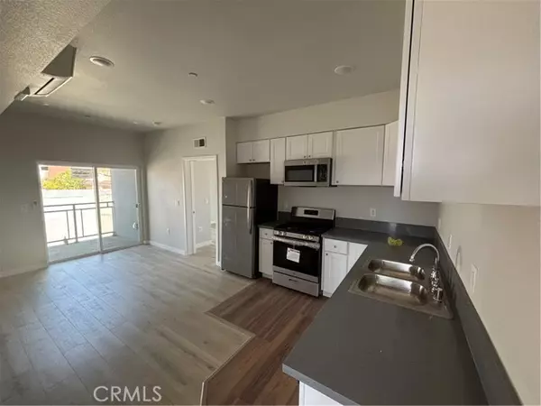 Los Angeles, CA 90006,2683 San Marino Street