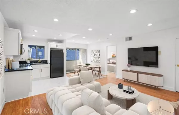 Tarzana (los Angeles), CA 91356,18530 Hatteras Street #333