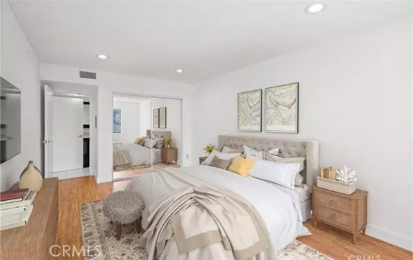 Tarzana (los Angeles), CA 91356,18530 Hatteras Street #333