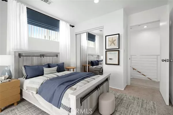 Sherman Oaks, CA 91423,14243 Magnolia