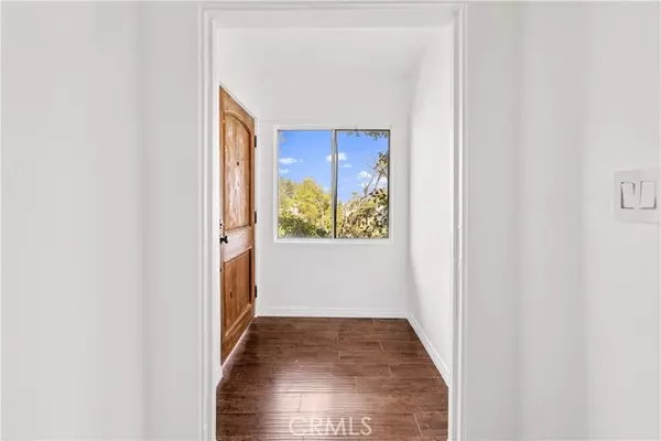 Woodland Hills (los Angeles), CA 91364,5160 Medina Road