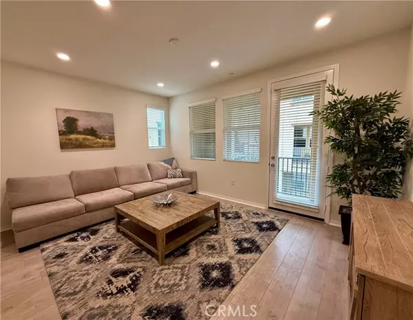 Santa Ana, CA 92703,1570 W 1st Street #13