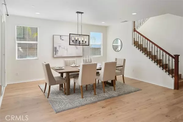 Valencia (santa Clarita), CA 91354,24509 Rosette Lane