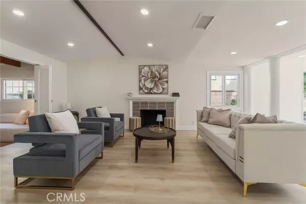 Los Angeles, CA 90045,7272 W 90th Street