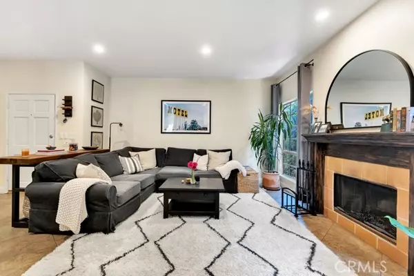 Toluca Lake (los Angeles), CA 91602,4444 Moorpark Way #201