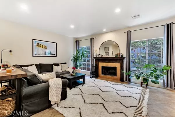 Toluca Lake (los Angeles), CA 91602,4444 Moorpark Way #201