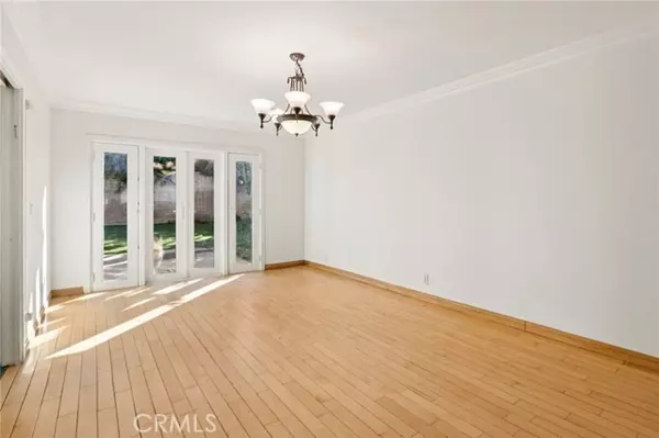 Valley Village, CA 91607,5960 Wilkinson