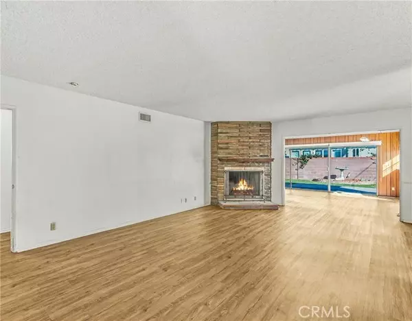 Van Nuys (los Angeles), CA 91405,13961 Cantlay Street