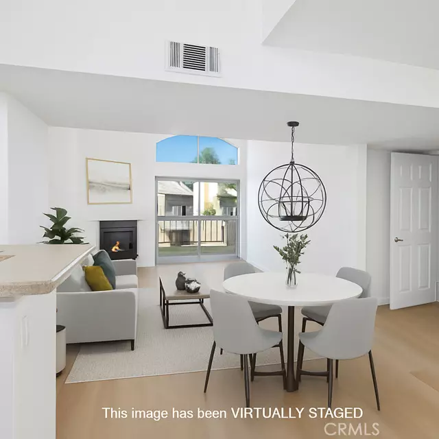 Woodland Hills (los Angeles), CA 91367,5565 Canoga #301