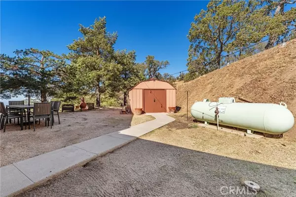 Tehachapi, CA 93561,30320 Rollingoak