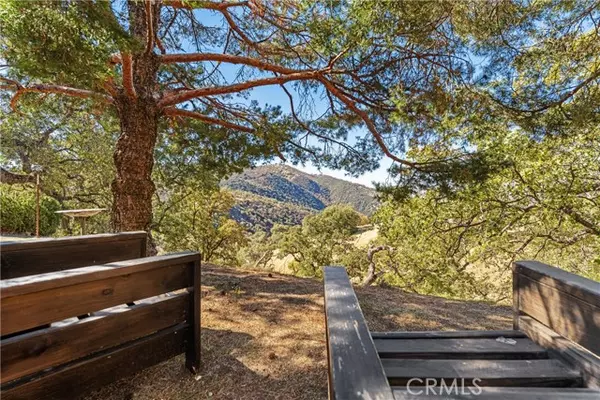 Tehachapi, CA 93561,30320 Rollingoak