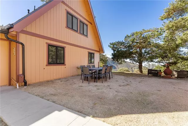 30320 Rollingoak, Tehachapi, CA 93561