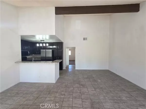 Van Nuys (los Angeles), CA 91405,14839 Sherman Way #6