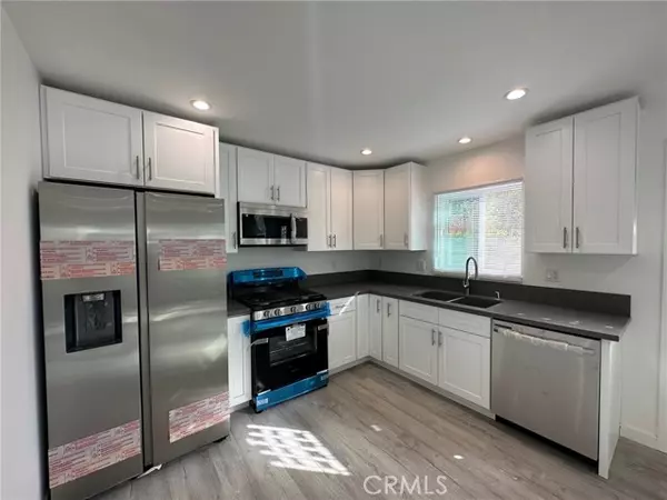 Reseda (los Angeles), CA 91335,7012 Bertrand Avenue