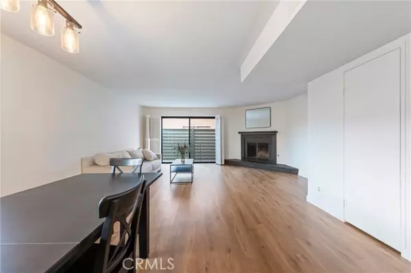 Sherman Oaks, CA 91403,5070 Kester Avenue