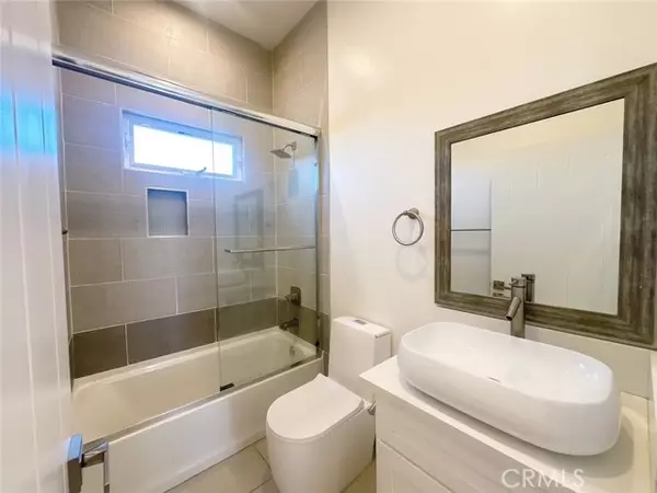 Los Angeles, CA 90006,1735 Magnolia Avenue