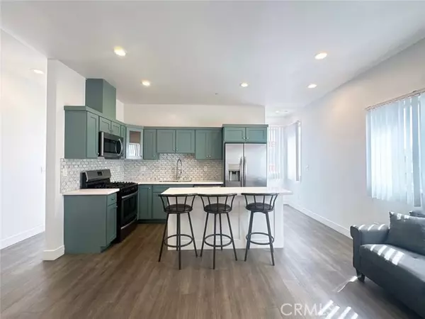 Los Angeles, CA 90006,1735 Magnolia Avenue