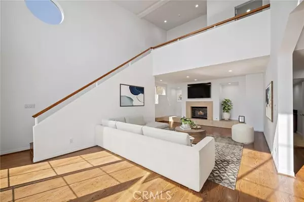 Los Angeles, CA 90069,8246 Woodshill Trail