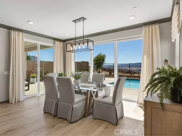 Castaic, CA 91384,30140 Crestline Court