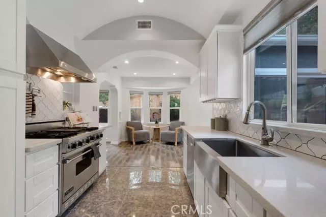 Tarzana (los Angeles), CA 91356,19419 Oxnard Street