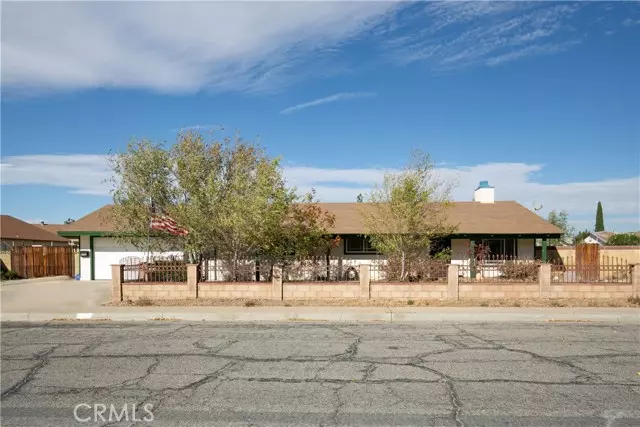 1135 E Nugent, Lancaster, CA 93535