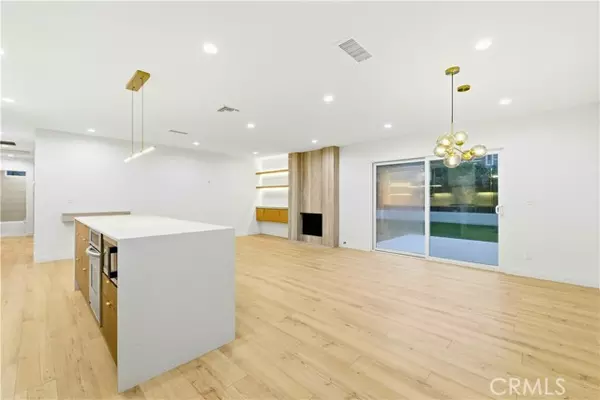 West Hills (los Angeles), CA 91304,7663 Sedan Avenue