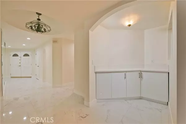 Encino (los Angeles), CA 91316,5333 Zelzah Avenue #102