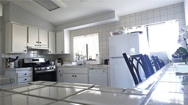 37908 17th Street, Palmdale, CA 93550