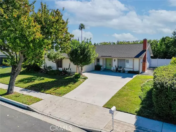 22714 Stagg, West Hills (los Angeles), CA 91304