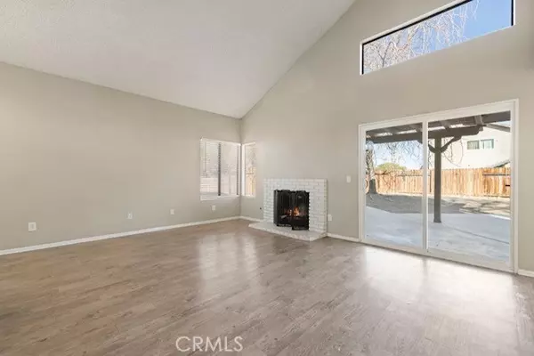 Lancaster, CA 93535,523 E Kettering