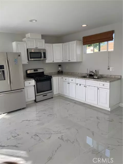 Granada Hills (los Angeles), CA 91344,10310 Mintgomery Avenue