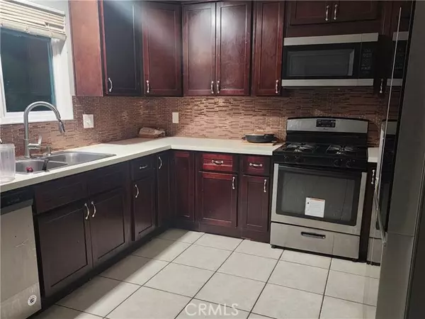 Apple Valley, CA 92307,21815 Goshute Avenue