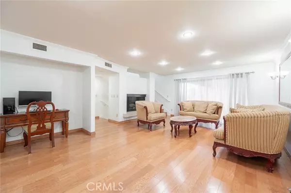 West Hills (los Angeles), CA 91307,7137 Shoup Avenue #39