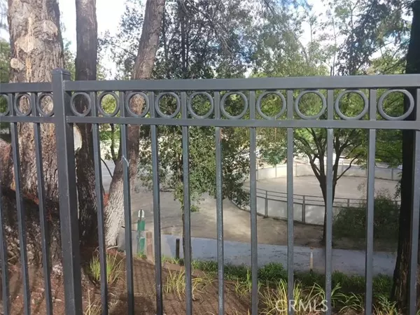 Woodland Hills (los Angeles), CA 91367,24334 CRESTLAWN Street