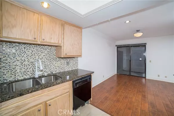 Agoura Hills, CA 91301,5291 Colodny #9