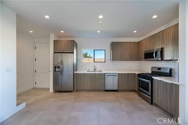 Los Angeles, CA 90019,1807 S Longwood