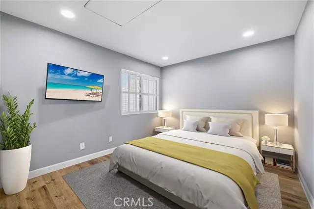 Valencia (santa Clarita), CA 91355,25136 Marci Way