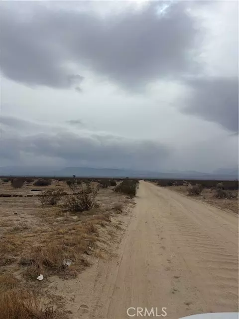 0 VIC AVE R6 225 STE, Palmdale, CA 93591