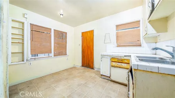 North Hollywood (los Angeles), CA 91605,7856 Lemp Avenue