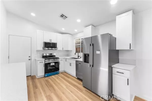 Lancaster, CA 93536,43117 Bloomingpark