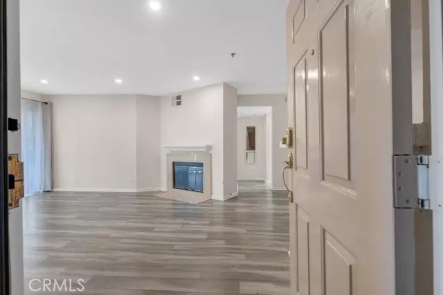 Oak Park, CA 91377,5744 Oak Bend Lane #203