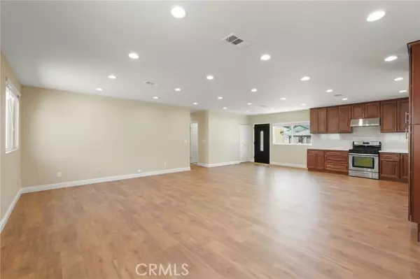 Granada Hills (los Angeles), CA 91344,17121 Kingsbury Street